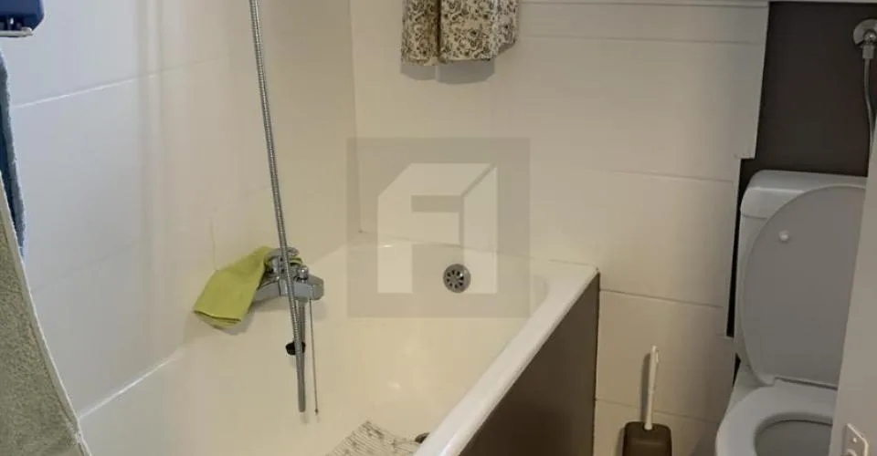 A vendre - Immeuble 2 appartements + grange + garage