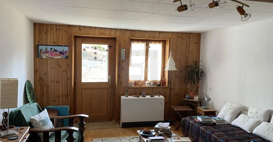 A vendre - Immeuble 2 appartements + grange + garage