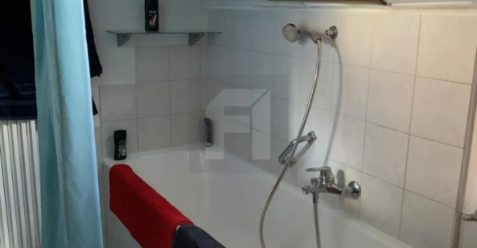 A vendre - Immeuble 2 appartements + grange + garage