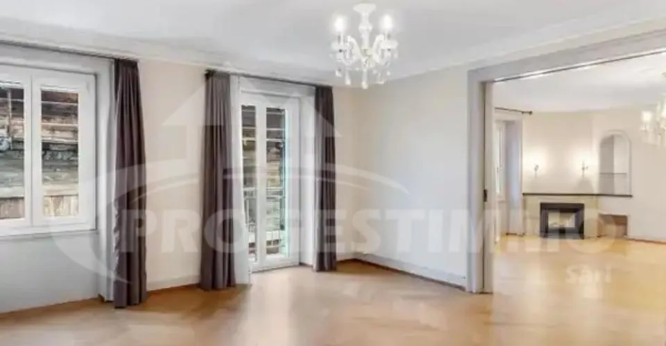 A RENOVER ENTIEREMENT AU COEUR DU VILLAGE