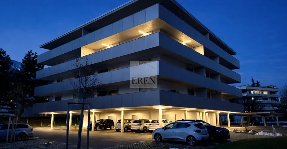 Lumineux Attique 4 pièces vitrés avec balcon-terrasse en angle de 45m2 et finition de qualité – foto 12 di 13