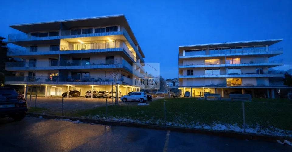 Lumineux Attique 4 pièces vitrés avec balcon-terrasse en angle de 45m2 et finition de qualité – foto 13 di 13