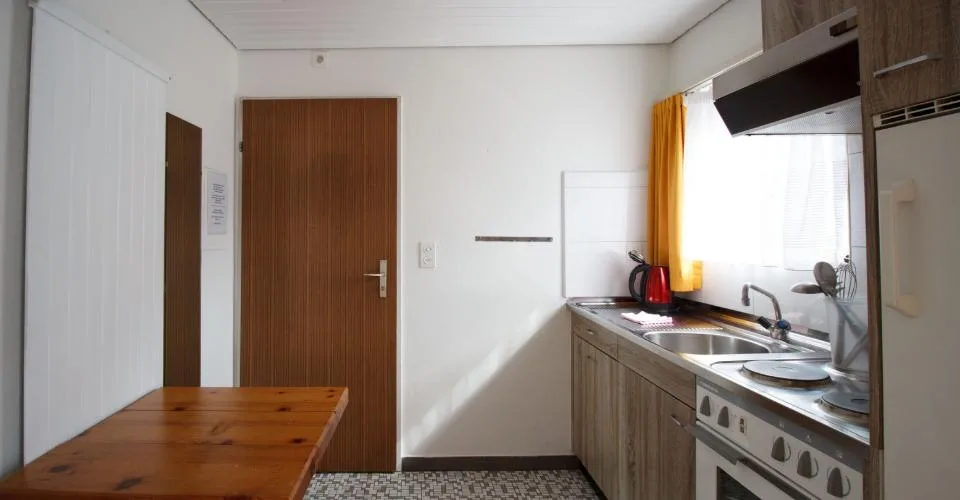 Studio 1.5-05, appartement 1,5 pièce de haute qualité avec balcon et vue imprenable en centre-ville
