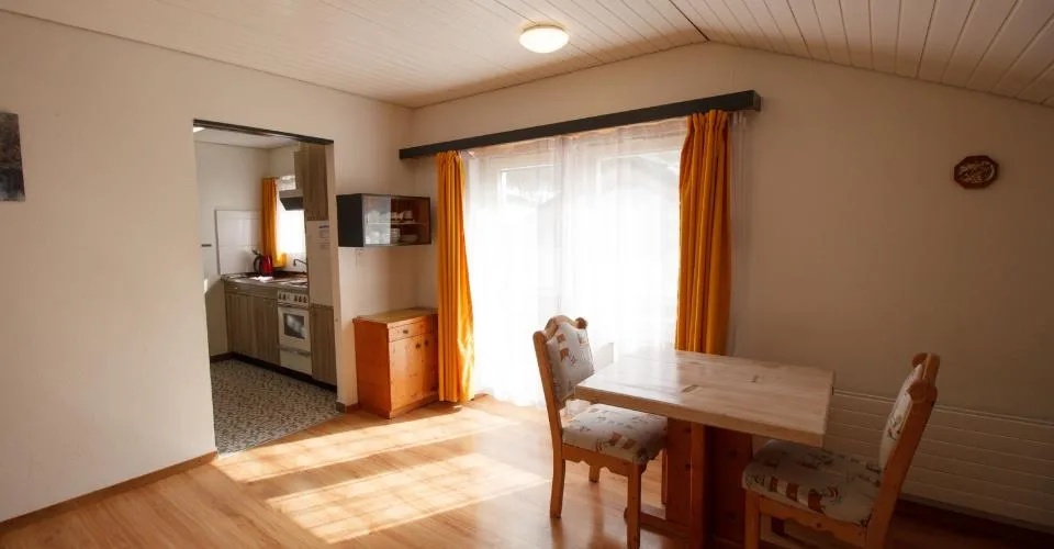 Studio 1.5-05, appartement 1,5 pièce de haute qualité avec balcon et vue imprenable en centre-ville