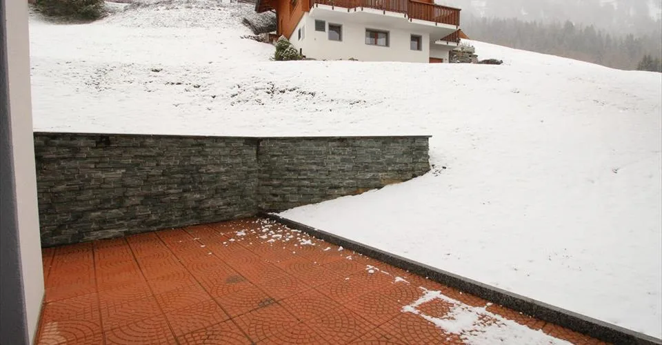CHALET CH-03, chalet de luxe de 5.5 pièces, situation centrale et énsoleillée, directement à cotée de la piste de ski