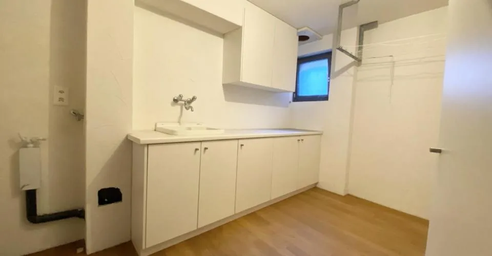 Villa avec piscine intérieure au centre du village – Foto 10 von 12