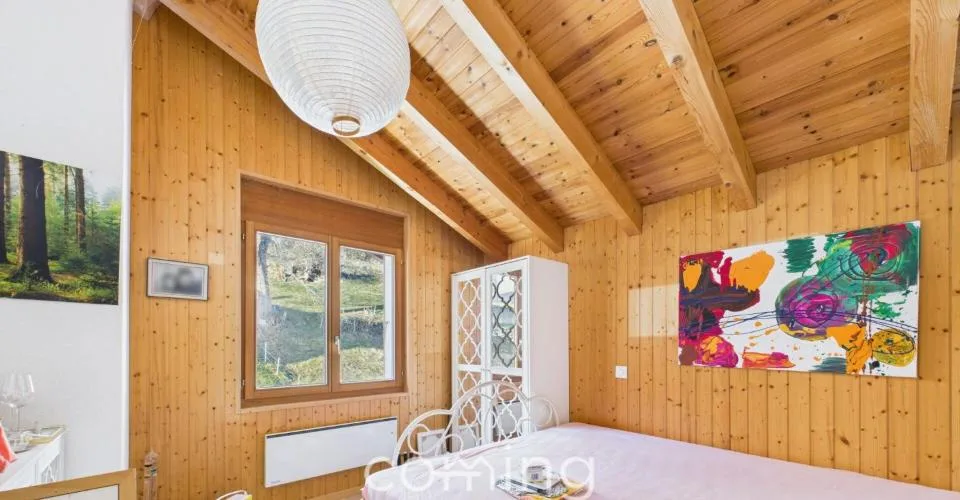 Vivre et construire à Mund - Chalet de 5.5 pièces avec jardin et quatre parcelles constructibles W2