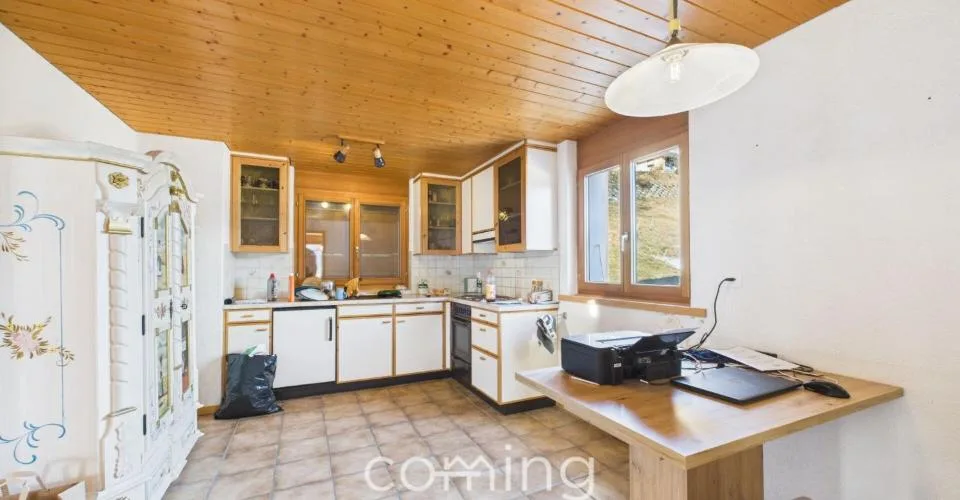 Vivre et construire à Mund - Chalet de 5.5 pièces avec jardin et quatre parcelles constructibles W2