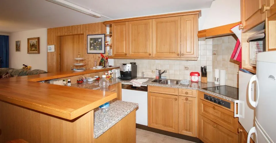 Appartement 4.5-12, appartement de 4.5 pièces de qualité au centre avec balcon et vue imprenable