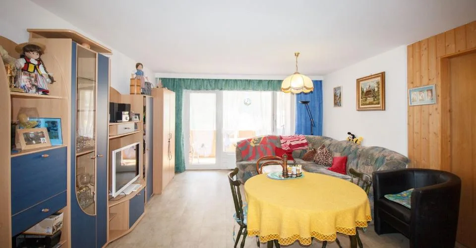 Appartement 4.5-12, appartement de 4.5 pièces de qualité au centre avec balcon et vue imprenable