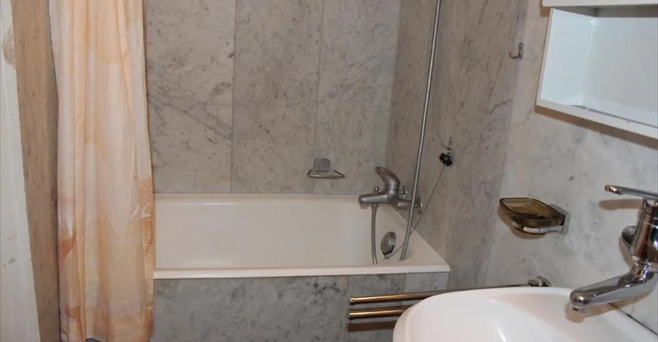 Demi-Maison 6.5-02, 3 appartements au rez