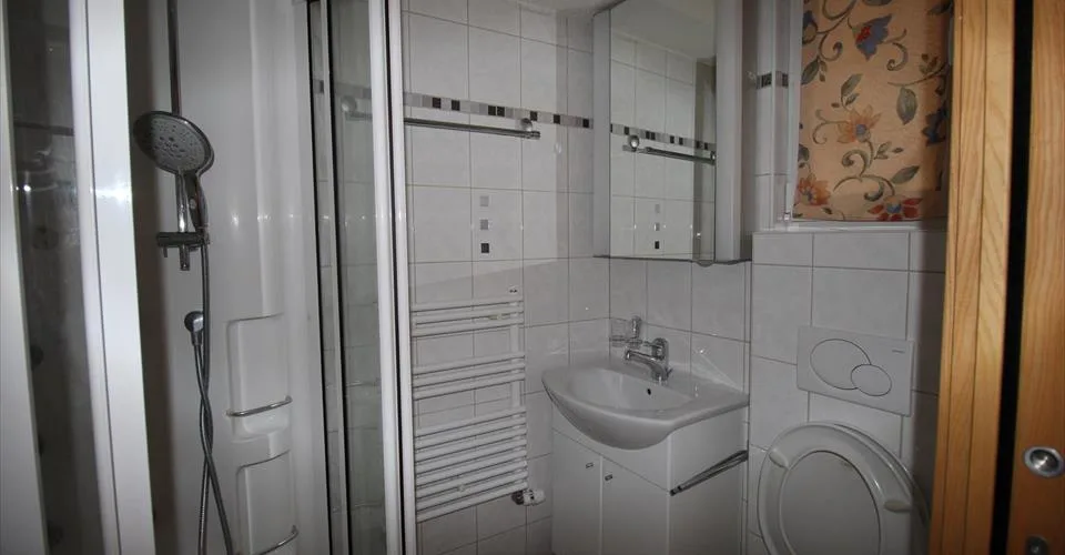 Demi-Maison 6.5-02, 3 appartements au rez