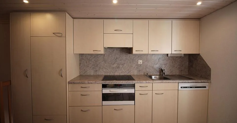 Demi-Maison 6.5-02, 3 appartements au rez