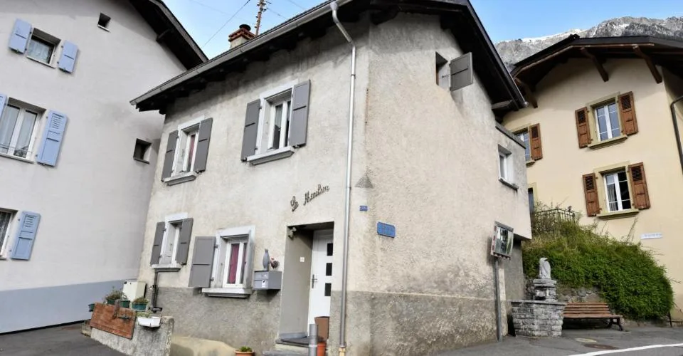 FULLY - BAISSE DE PRIX - CHARMANTE MAISON VILLAGEOISE 3.5 PIECES