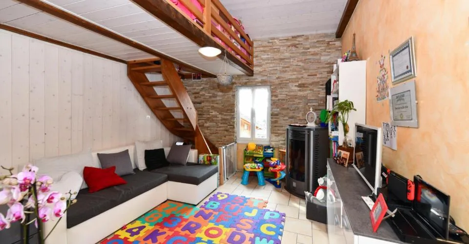 FULLY - BAISSE DE PRIX - CHARMANTE MAISON VILLAGEOISE 3.5 PIECES