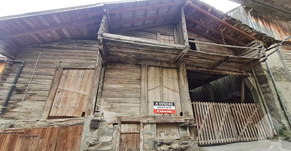 Une grange à rénover au coeur du village de Sembrancher