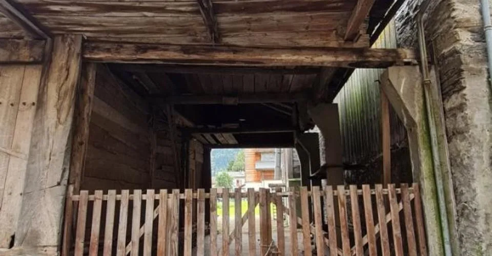 Une grange à rénover au coeur du village de Sembrancher