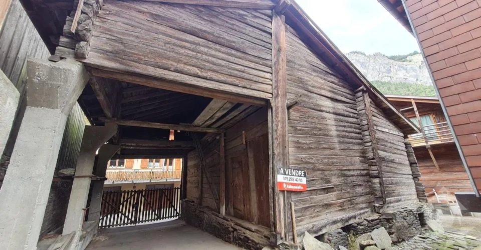 Une grange à rénover au coeur du village de Sembrancher