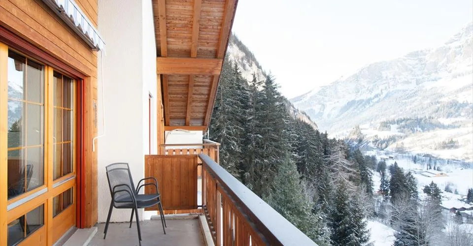Résidence 4.5-09, exclusif appartement mansardé de 4,5 pièces avec galerie et grand balcon