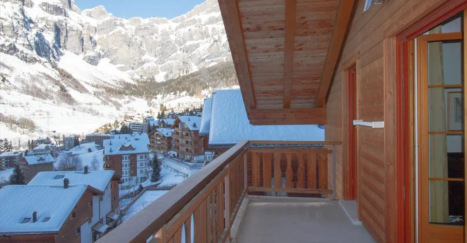 Résidence 4.5-09, exclusif appartement mansardé de 4,5 pièces avec galerie et grand balcon