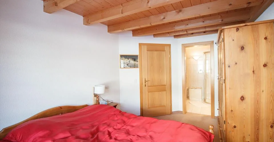 Résidence 4.5-09, exclusif appartement mansardé de 4,5 pièces avec galerie et grand balcon
