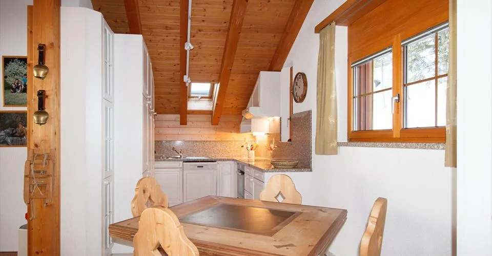 Résidence 4.5-09, exclusif appartement mansardé de 4,5 pièces avec galerie et grand balcon