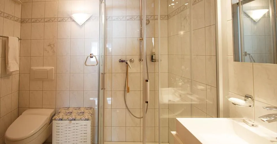Résidence 4.5-09, exclusif appartement mansardé de 4,5 pièces avec galerie et grand balcon