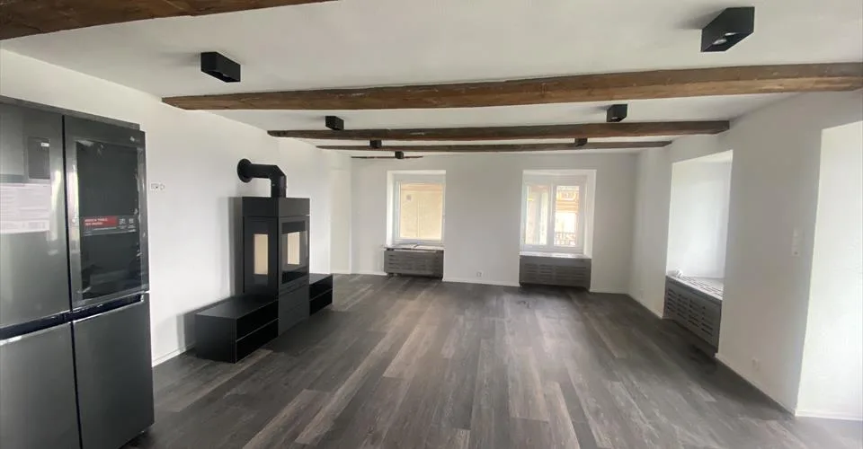 Immeuble à EISCHOLL, appartement 2 pièces rénové au centre, avec un grand balcon et cheminée