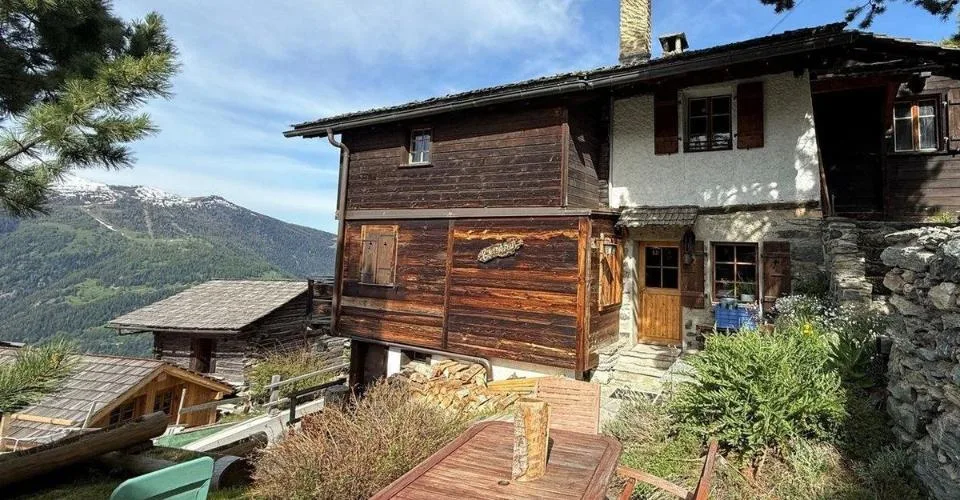 CHANDOLIN - Nouveau Prix! Châlet traditionnel de 7 pièces