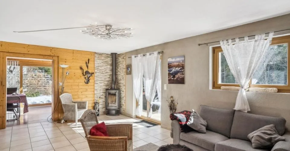 Chalet individuel de charme - Disponible résidence secondaire – photo 2 sur 12
