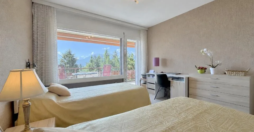 RÉSERVÉ - RÉSERVÉ -RÉSERVÉ - Appartement 2,5 pièces avec grand balcon plein sud et vue panoramique à Crans-Montana