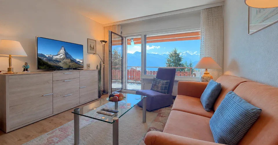 RÉSERVÉ - RÉSERVÉ -RÉSERVÉ - Appartement 2,5 pièces avec grand balcon plein sud et vue panoramique à Crans-Montana
