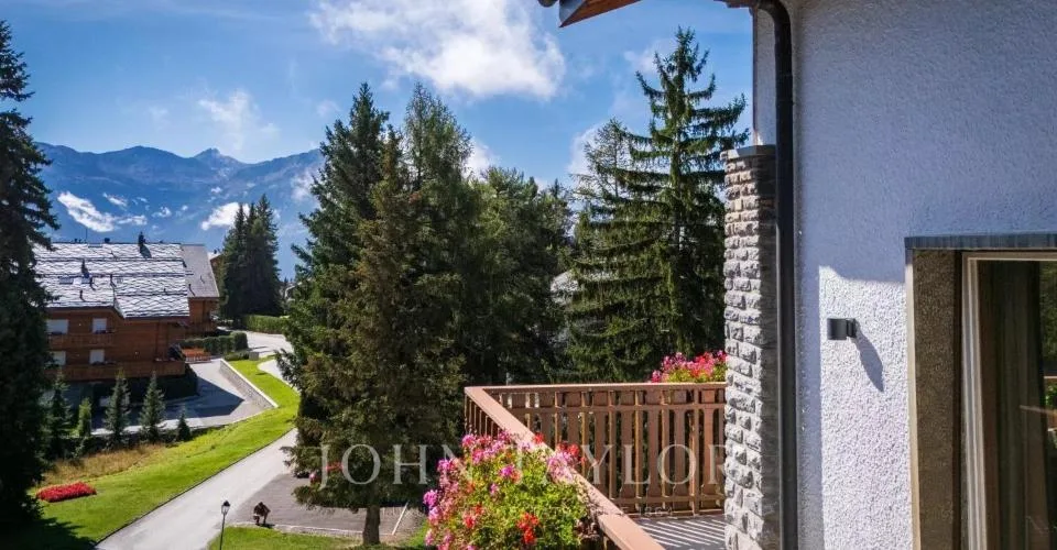 CRANS-MONTANA Proche centre - Lumineux appartement de 4.5 pièces + 1 c