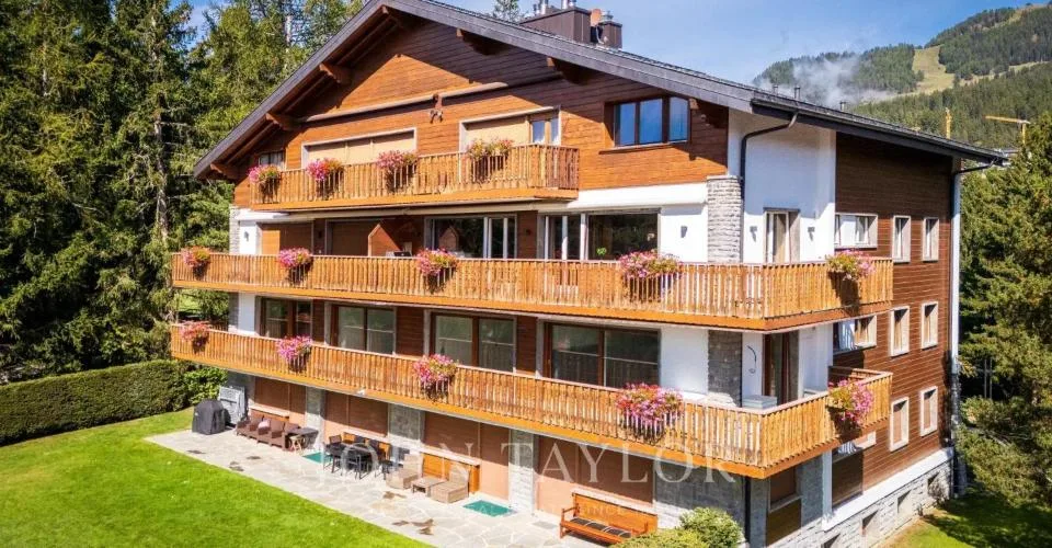 CRANS-MONTANA Proche centre - Lumineux appartement de 4.5 pièces + 1 c