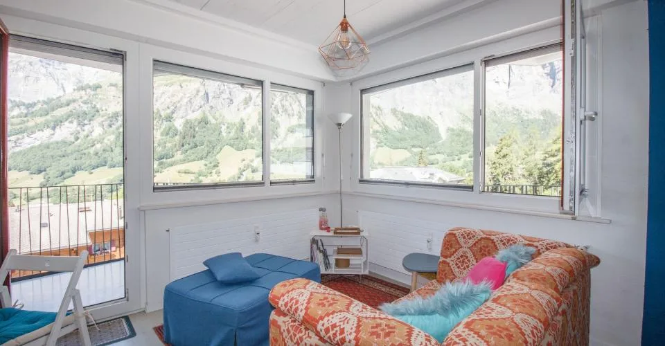 Appartement 1.5-09, studio très soigné au centre avec balcon sud-ouest et belle vue