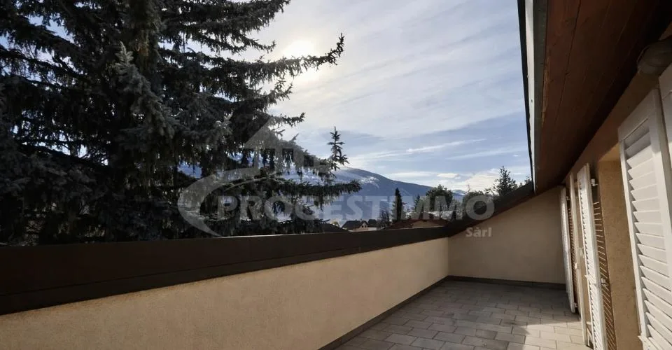 VILLA MIT 6,5 ZIMMERN, ÜPPIGEN VOLUMEN UND GROSSEM POTENZIAL FÜR ERWEITERUNG – Foto 13 von 13