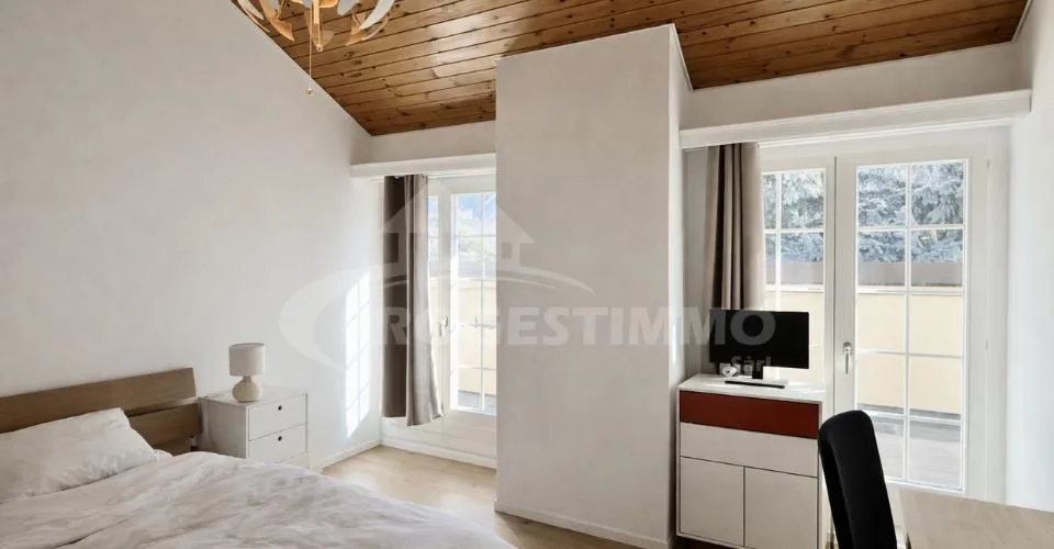 VILLA MIT 6,5 ZIMMERN, ÜPPIGEN VOLUMEN UND GROSSEM POTENZIAL FÜR ERWEITERUNG – Foto 9 von 13