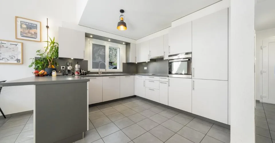SPACIEUSE VILLA MITOYENNE - JARDIN, TERRASSE - GARAGE - EN EXCLUSIVITÉ