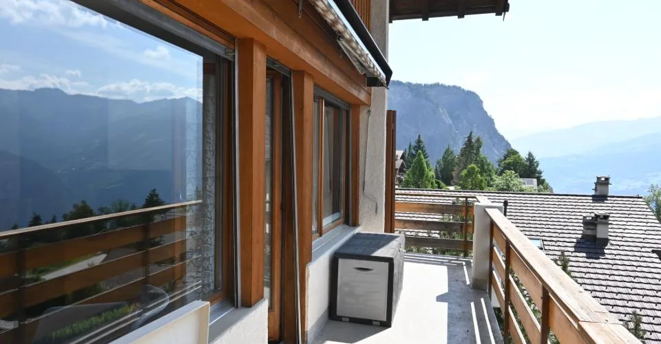 Charmant appartement de 3 pièces d’environ 40 m2, complété par un grand balcon d’angle ~ 13 m2 orienté sud