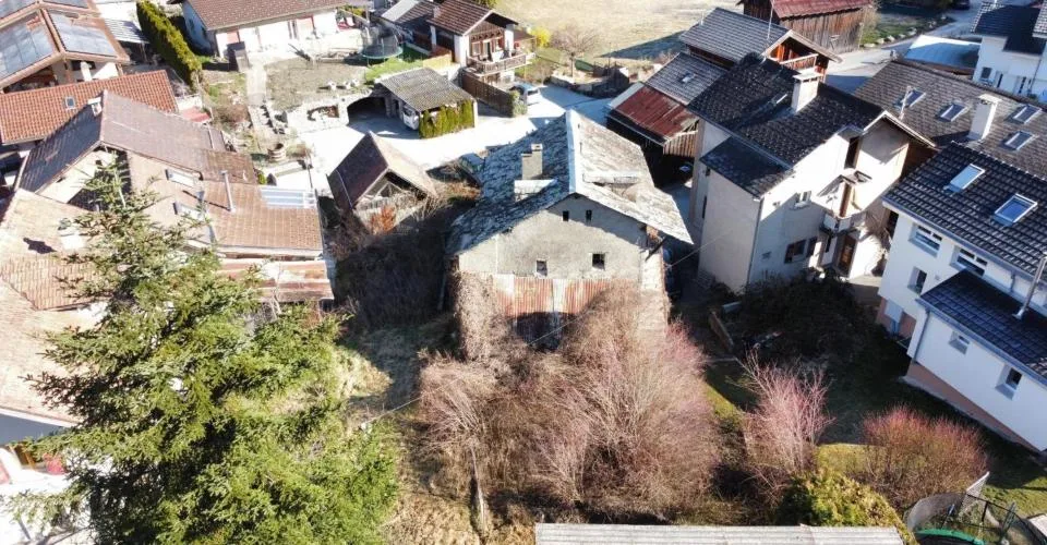 Propriété villageoise avec potentiel de développement !