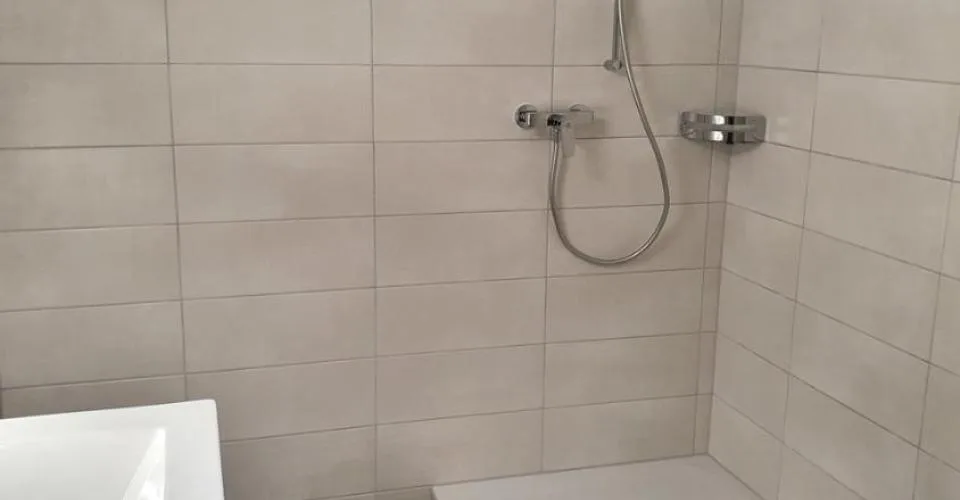 Vente en bloc de deux lots grand 3 pièces et un grand 1pièce 1-2