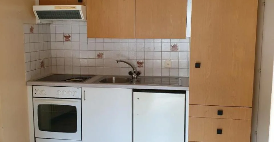 Vente en bloc de deux lots grand 3 pièces et un grand 1pièce 1-2