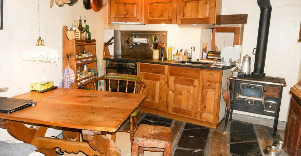 Charmante maison villageoise en pierres sur 3 niveaux et cartnotzet !