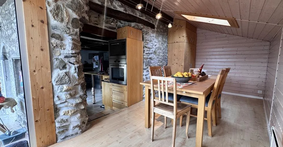 Maison mitoyenne rénovée vente résidence secondaire autorisé