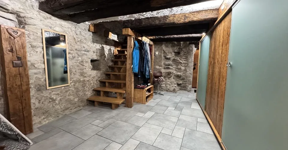 Maison mitoyenne rénovée vente résidence secondaire autorisé