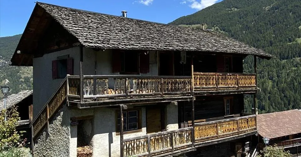 Anniviers - Unique Chalet à rénover