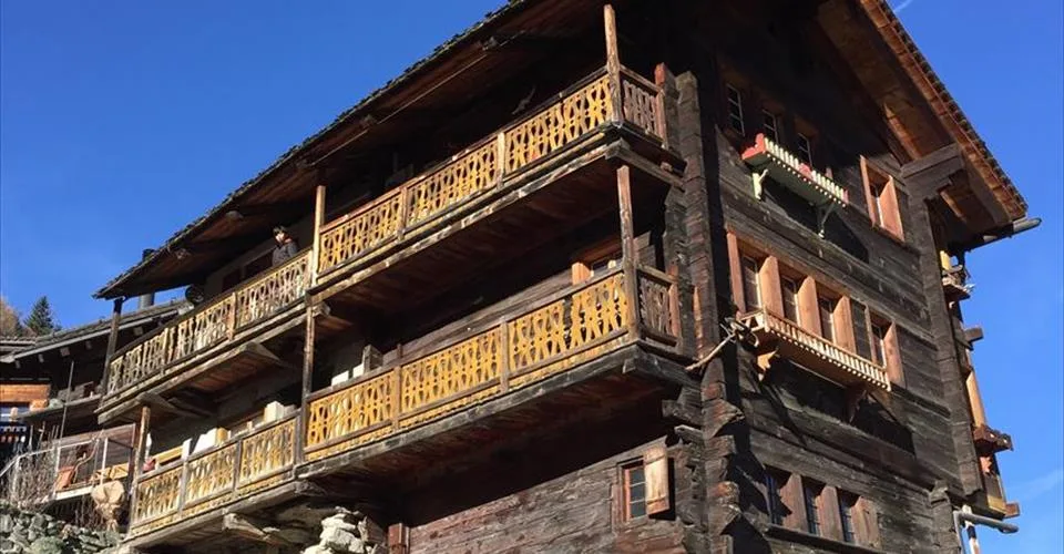 Anniviers - Unique Chalet à rénover