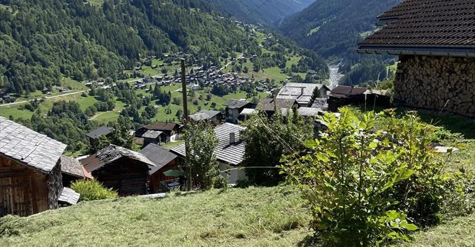 Anniviers - Unique Chalet à rénover