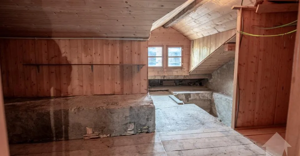 Maison villageoise avec grange attenante et garages – Foto 7 von 13
