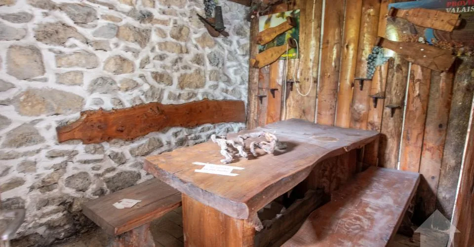 Maison villageoise avec grange attenante et garages – Foto 9 von 13